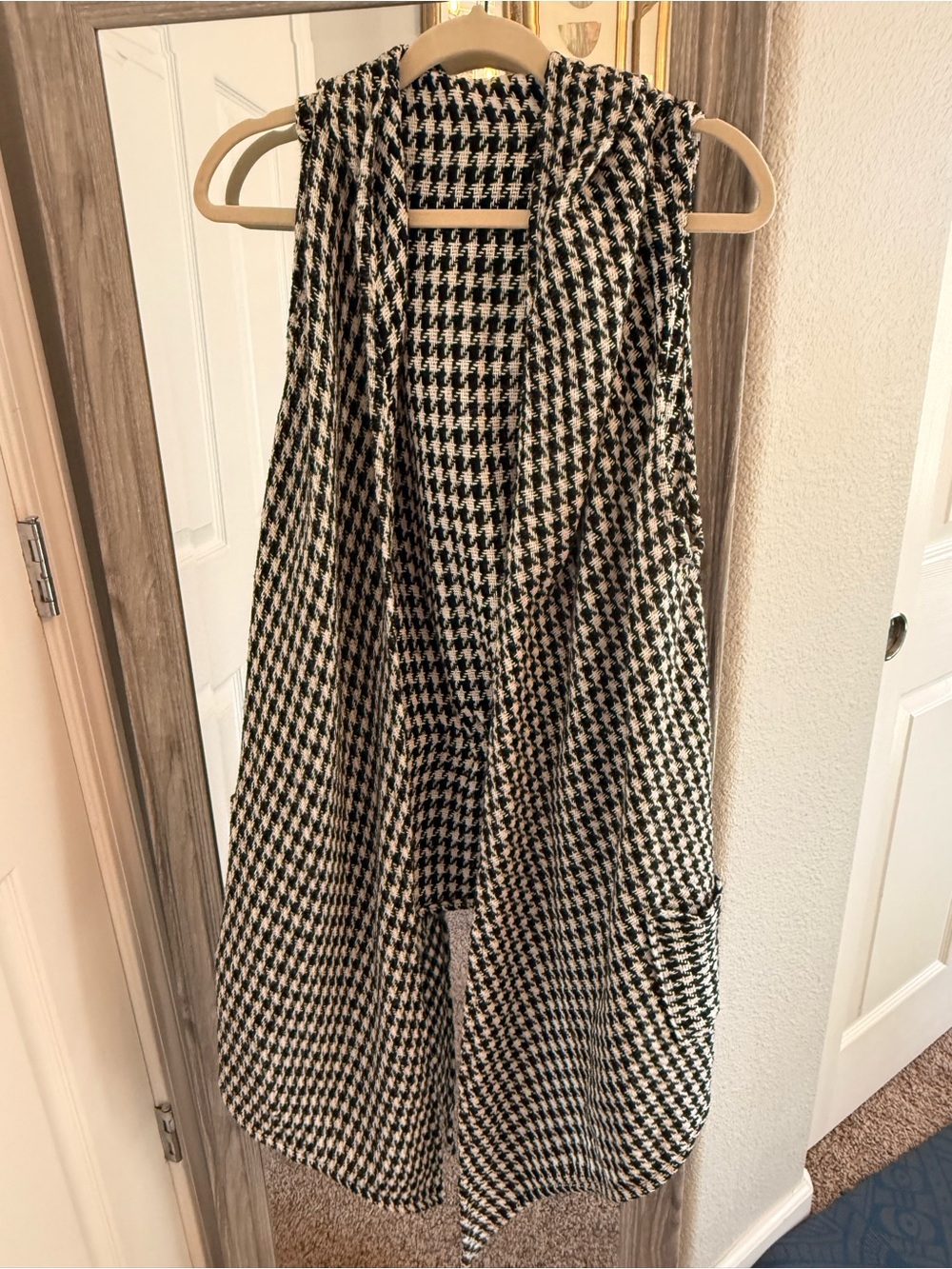 Black and White Houndstooth Open Vest